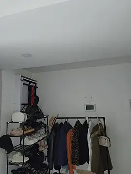 Jhonyblack 1 online show from April 13, 2026, 2:44 pm