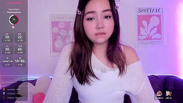 Snapshot of Fluffy_Rose chatting on January 17, 2025, 5:00 am Fluffy Rose online show from January 17, 2025, 5:00 am