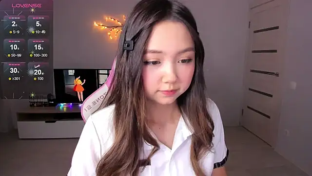 Snapshot of Fluffy_Rose chatting on September 28, 2025, 2:28 am Fluffy Rose online show from September 28, 2025, 2:28 am