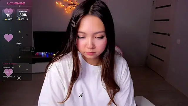 Snapshot of Fluffy_Rose chatting on September 28, 2025, 2:33 pm Fluffy Rose online show from September 28, 2025, 2:33 pm