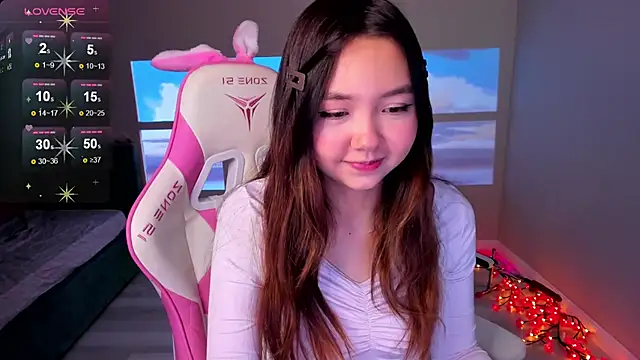 Snapshot of Fluffy_Rose chatting on November 6, 2025, 3:02 pm Fluffy Rose online show from November 6, 2025, 3:02 pm