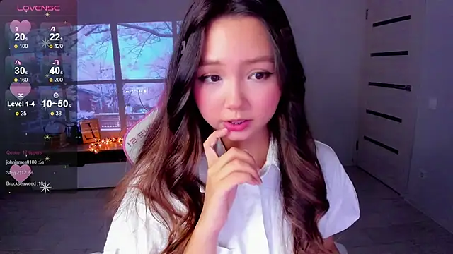 Fluffy Rose online show from December 2, 2025, 6:41 am