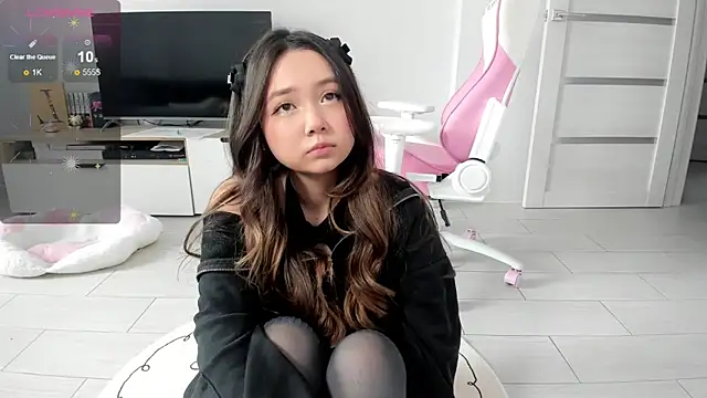 Snapshot of Fluffy_Rose chatting on May 18, 2026, 3:13 am Fluffy Rose online show from May 18, 2026, 3:13 am