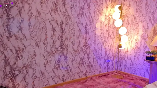 CaseyPiierce online show from February 5, 2025, 3:31 pm