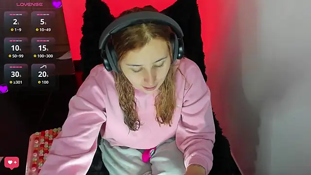 bonnie moon  online show from February 22, 2026, 8:40 pm