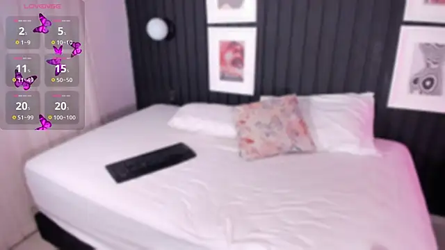 Paiige peach online show from December 5, 2025, 7:43 pm