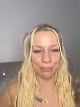 Snapshot of JuicyJanexo chatting on January 19, 2025, 2:17 pm JuicyJanexo online show from January 19, 2025, 2:17 pm