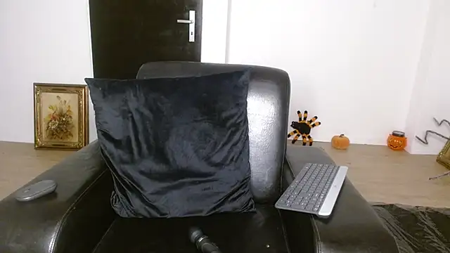 Snapshot of JuicyJanexo chatting on October 11, 2025, 4:22 am JuicyJanexo online show from October 11, 2025, 4:22 am