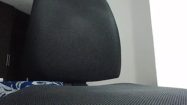 jhon tomson1 online show from September 22, 2025, 2:57 am