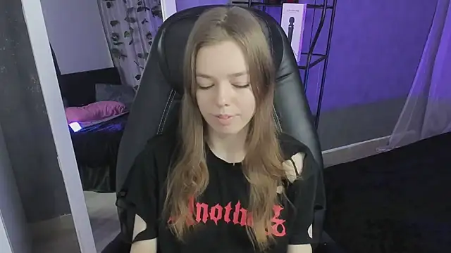 Tina Tayllor online show from November 13, 2025, 6:29 pm