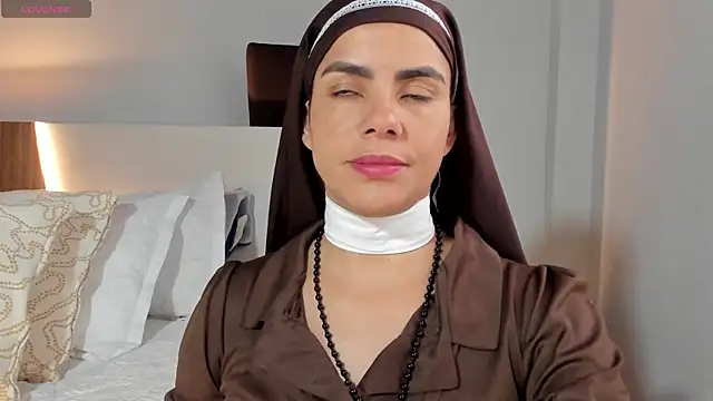 ClaraMariaMon online show from April 10, 2026, 3:06 pm