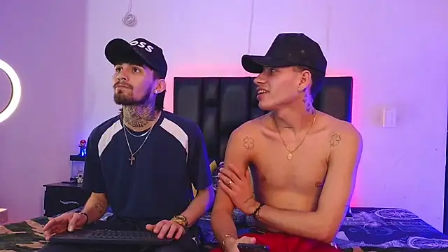 Snapshot of Brutal_Sex_Fucking chatting on October 21, 2025, 10:43 pm Brutal Sex Fucking online show from October 21, 2025, 10:43 pm