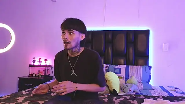 Snapshot of Brutal_Sex_Fucking chatting on October 24, 2025, 9:44 pm Brutal Sex Fucking online show from October 24, 2025, 9:44 pm