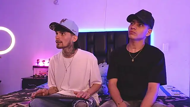 Snapshot of Brutal_Sex_Fucking chatting on October 28, 2025, 10:12 pm Brutal Sex Fucking online show from October 28, 2025, 10:12 pm