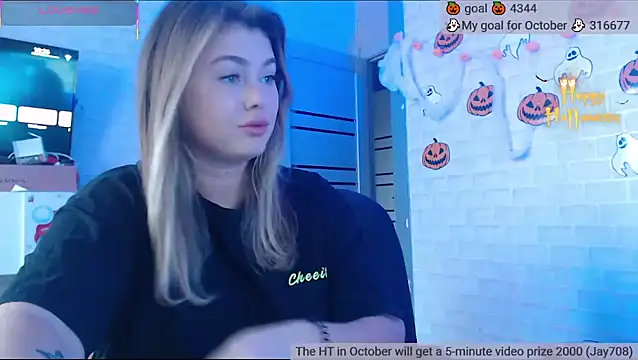 Snapshot of SuchCute chatting on October 26, 2025, 3:34 am SuchCute online show from October 26, 2025, 3:34 am