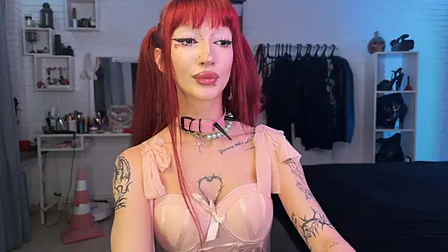 Snapshot of Marcellean chatting on November 6, 2025, 3:40 am Marcellean online show from November 6, 2025, 3:40 am