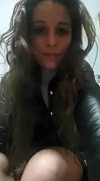 Snapshot of Amira_17 chatting on January 12, 2025, 7:21 pm Amira 17 online show from January 12, 2025, 7:21 pm