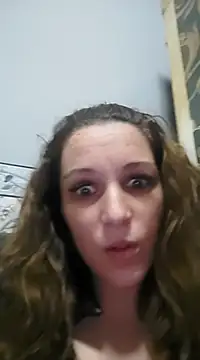 Snapshot of Amira_17 chatting on January 24, 2025, 7:18 pm Amira 17 online show from January 24, 2025, 7:18 pm