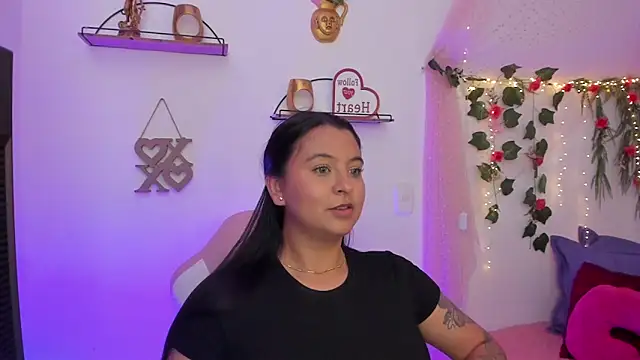 Sweet Chloe06 online show from February 4, 2025, 4:39 pm