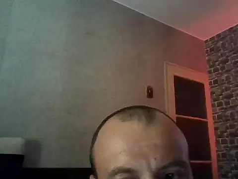 Snapshot of Nikolaiyy chatting on May 1, 2026, 1:43 am Nikolaiyy online show from May 1, 2026, 1:43 am