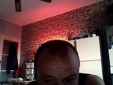 Snapshot of Nikolaiyy chatting on May 13, 2026, 3:59 am Nikolaiyy online show from May 13, 2026, 3:59 am