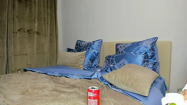 kirraa  online show from October 26, 2025, 4:46 pm