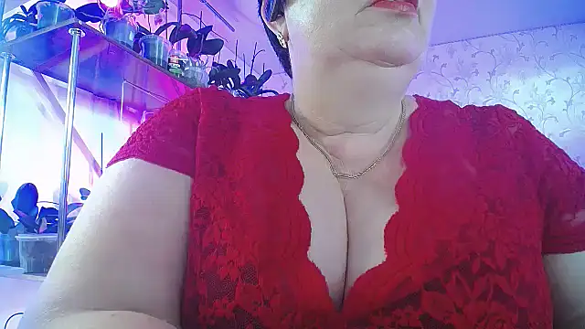  Sweet Woman online show from June 1, 2026, 11:01 am