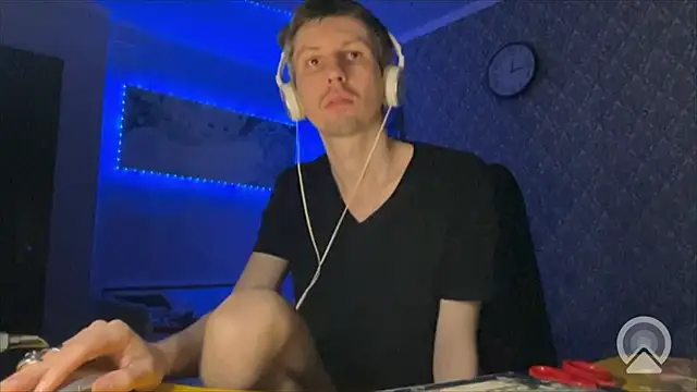 Aki-Laky online show from January 8, 2026, 7:16 pm