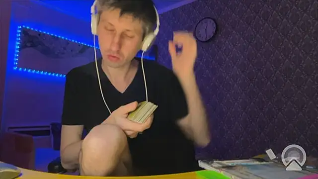 Aki-Laky online show from January 11, 2026, 7:30 pm