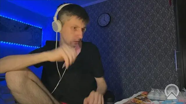 Aki-Laky online show from March 28, 2026, 7:24 pm