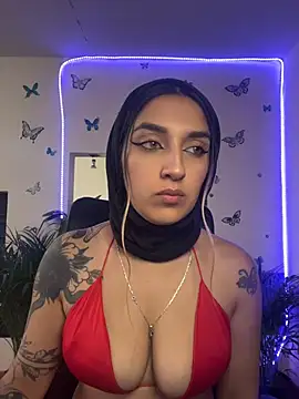 Lia-mitch online show from June 30, 2026, 7:04 pm
