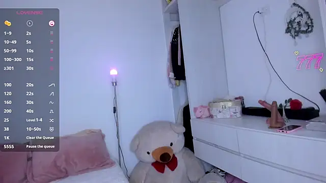 Lunadahia online show from June 27, 2026, 4:28 am