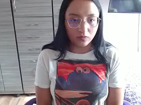 Snapshot of Nia-Cop chatting on January 2, 2025, 8:02 pm Nia-Cop online show from January 2, 2025, 8:02 pm