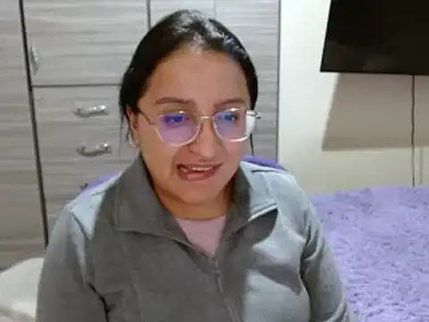 Snapshot of Nia-Cop chatting on January 4, 2025, 3:40 am Nia-Cop online show from January 4, 2025, 3:40 am