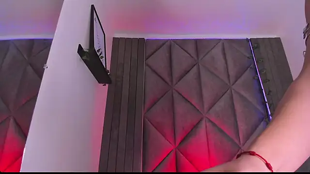 BriaConner  online show from November 22, 2025, 2:43 am