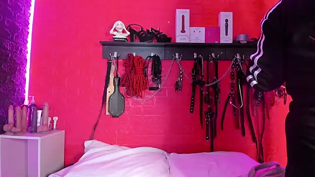 sarita moller online show from March 15, 2026, 3:34 am