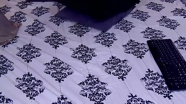 MinnieDrew online show from December 29, 2024, 8:04 pm