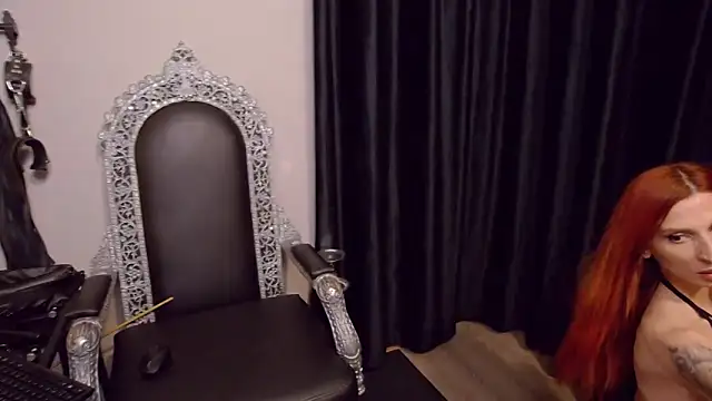 MinnieDrew online show from March 18, 2026, 8:12 pm