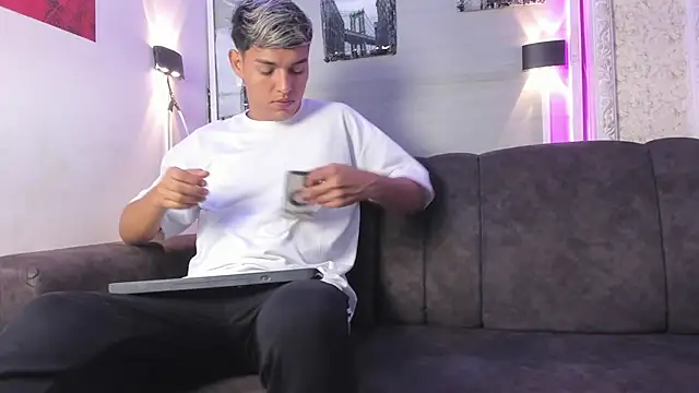 ryan carter08 online show from October 2, 2025, 12:56 pm