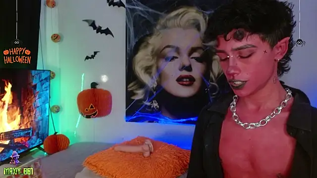 maxiy 001 online show from October 25, 2025, 4:31 am