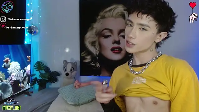 maxiy 001 online show from March 12, 2026, 10:38 pm