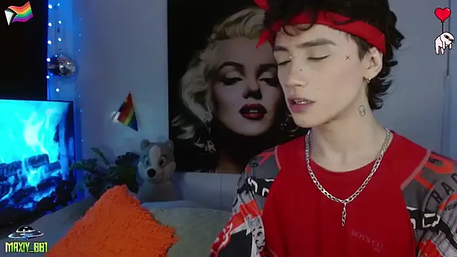 maxiy 001 online show from June 20, 2026, 11:29 pm
