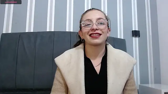Snapshot of _isaabellaa chatting on January 3, 2025, 11:14 am isaabellaa online show from January 3, 2025, 11:14 am