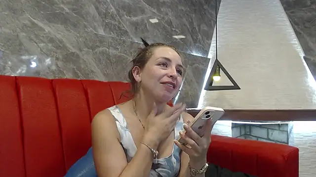 Snapshot of _isaabellaa chatting on February 6, 2025, 5:19 pm isaabellaa online show from February 6, 2025, 5:19 pm