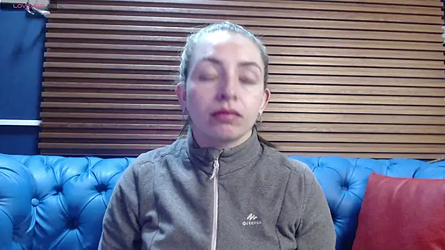 Snapshot of _isaabellaa chatting on February 13, 2025, 11:39 am isaabellaa online show from February 13, 2025, 11:39 am