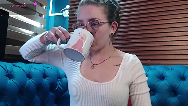Snapshot of _isaabellaa chatting on February 18, 2025, 2:27 pm isaabellaa online show from February 18, 2025, 2:27 pm