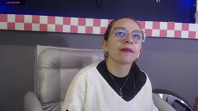 Snapshot of _isaabellaa chatting on March 13, 2025, 11:30 am isaabellaa online show from March 13, 2025, 11:30 am