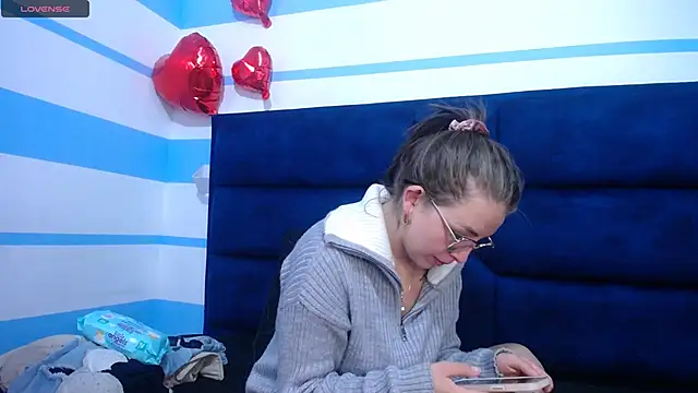 Snapshot of _isaabellaa chatting on March 16, 2025, 2:55 pm isaabellaa online show from March 16, 2025, 2:55 pm