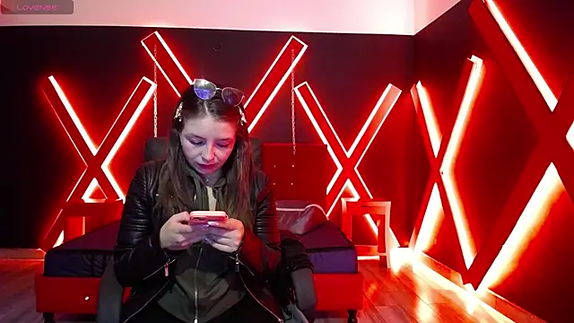 Snapshot of _isaabellaa chatting on November 16, 2025, 11:27 am isaabellaa online show from November 16, 2025, 11:27 am