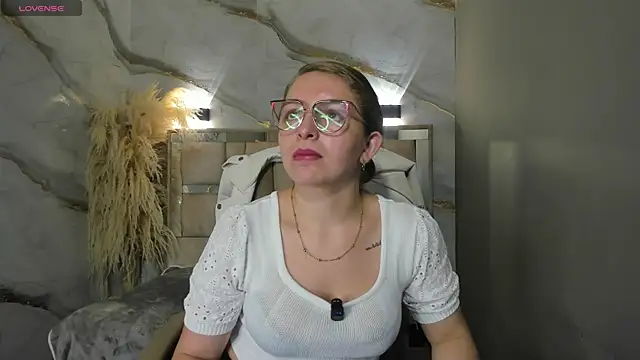  isaabellaa online show from July 6, 2026, 2:36 pm